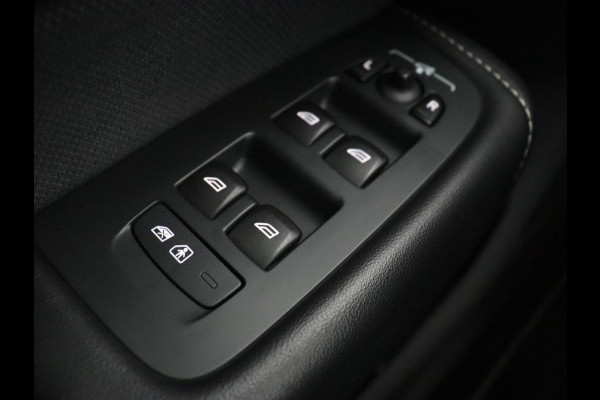 Volvo XC60 2.0 Recharge T8 AWD R Design | Panoramadak | Head-Up | Trekhaak | Harman/Kardon | Camera | Adaptive cruise | Stoelverwarming | Memory | Navigatie Volvo XC60 2.0 Recharge T8 AWD R Design | Panoramadak | Head-Up | Trekhaak | Harman/Kardon | Camera | Adaptive cruise | Stoelverwarming | Memory | Navigatie