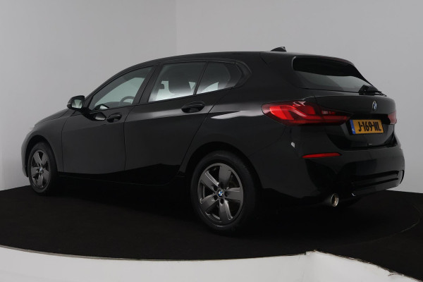 BMW 1-serie 118i Executive Edition (PARKEERSENSOREN, DIGITALE COCKPIT, NAVIGATIE, CRUISE CONTROL, DEALER ONDERHOUDEN) BMW 1-serie 118i Executive Edition (PARKEERSENSOREN, DIGITALE COCKPIT, NAVIGATIE, CRUISE CONTROL, DEALER ONDERHOUDEN)