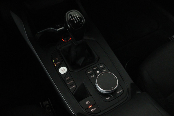 BMW 1-serie 118i Executive Edition (PARKEERSENSOREN, DIGITALE COCKPIT, NAVIGATIE, CRUISE CONTROL, DEALER ONDERHOUDEN) BMW 1-serie 118i Executive Edition (PARKEERSENSOREN, DIGITALE COCKPIT, NAVIGATIE, CRUISE CONTROL, DEALER ONDERHOUDEN)
