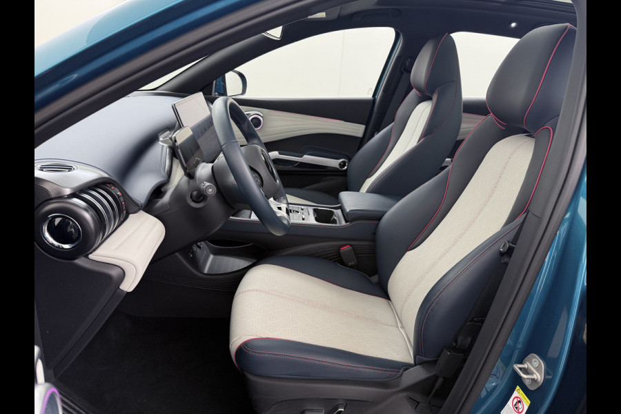 BYD ATTO 3 60kWh Design SOH 96% Panoramadak Leder+Elektr.Verst. Warmtepomp Adaptieve Cruise 360°Camera Apple Carplay Android Auto Elektr.Ac Verkeersbord detectie WiFi DAB Led Rijstrooksensor Keyless Smartphone Entry Fabrieksgarantie tot 12-12-2030 /150.000km Garantie op de LFP Accu tot 12-12-2030/200.000km €44.000,- Nieuw! BYD ATTO 3 60kWh Design SOH 96% Panoramadak Leder+Elektr.Verst. Warmtepomp Adaptieve Cruise 360°Camera Apple Carplay Android Auto Elektr.Ac Verkeersbord detectie WiFi DAB Led Rijstrooksensor Keyless Smartphone Entry Fabrieksgarantie tot 12-12-2030 /150.000km Garantie op de LFP Accu tot 12-12-2030/200.000km €44.000,- Nieuw!