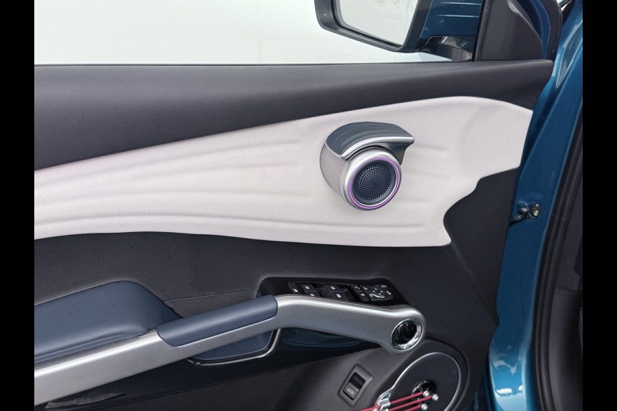 BYD ATTO 3 60kWh Design SOH 96% Panoramadak Leder+Elektr.Verst. Warmtepomp Adaptieve Cruise 360°Camera Apple Carplay Android Auto Elektr.Ac Verkeersbord detectie WiFi DAB Led Rijstrooksensor Keyless Smartphone Entry Fabrieksgarantie tot 12-12-2030 /150.000km Garantie op de LFP Accu tot 12-12-2030/200.000km €44.000,- Nieuw! BYD ATTO 3 60kWh Design SOH 96% Panoramadak Leder+Elektr.Verst. Warmtepomp Adaptieve Cruise 360°Camera Apple Carplay Android Auto Elektr.Ac Verkeersbord detectie WiFi DAB Led Rijstrooksensor Keyless Smartphone Entry Fabrieksgarantie tot 12-12-2030 /150.000km Garantie op de LFP Accu tot 12-12-2030/200.000km €44.000,- Nieuw!