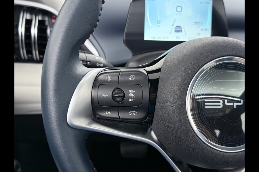 BYD ATTO 3 60kWh Design SOH 96% Panoramadak Leder+Elektr.Verst. Warmtepomp Adaptieve Cruise 360°Camera Apple Carplay Android Auto Elektr.Ac Verkeersbord detectie WiFi DAB Led Rijstrooksensor Keyless Smartphone Entry Fabrieksgarantie tot 12-12-2030 /150.000km Garantie op de LFP Accu tot 12-12-2030/200.000km €44.000,- Nieuw! BYD ATTO 3 60kWh Design SOH 96% Panoramadak Leder+Elektr.Verst. Warmtepomp Adaptieve Cruise 360°Camera Apple Carplay Android Auto Elektr.Ac Verkeersbord detectie WiFi DAB Led Rijstrooksensor Keyless Smartphone Entry Fabrieksgarantie tot 12-12-2030 /150.000km Garantie op de LFP Accu tot 12-12-2030/200.000km €44.000,- Nieuw!