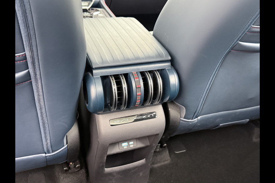 BYD ATTO 3 60kWh Design SOH 96% Panoramadak Leder+Elektr.Verst. Warmtepomp Adaptieve Cruise 360°Camera Apple Carplay Android Auto Elektr.Ac Verkeersbord detectie WiFi DAB Led Rijstrooksensor Keyless Smartphone Entry Fabrieksgarantie tot 12-12-2030 /150.000km Garantie op de LFP Accu tot 12-12-2030/200.000km €44.000,- Nieuw! BYD ATTO 3 60kWh Design SOH 96% Panoramadak Leder+Elektr.Verst. Warmtepomp Adaptieve Cruise 360°Camera Apple Carplay Android Auto Elektr.Ac Verkeersbord detectie WiFi DAB Led Rijstrooksensor Keyless Smartphone Entry Fabrieksgarantie tot 12-12-2030 /150.000km Garantie op de LFP Accu tot 12-12-2030/200.000km €44.000,- Nieuw!