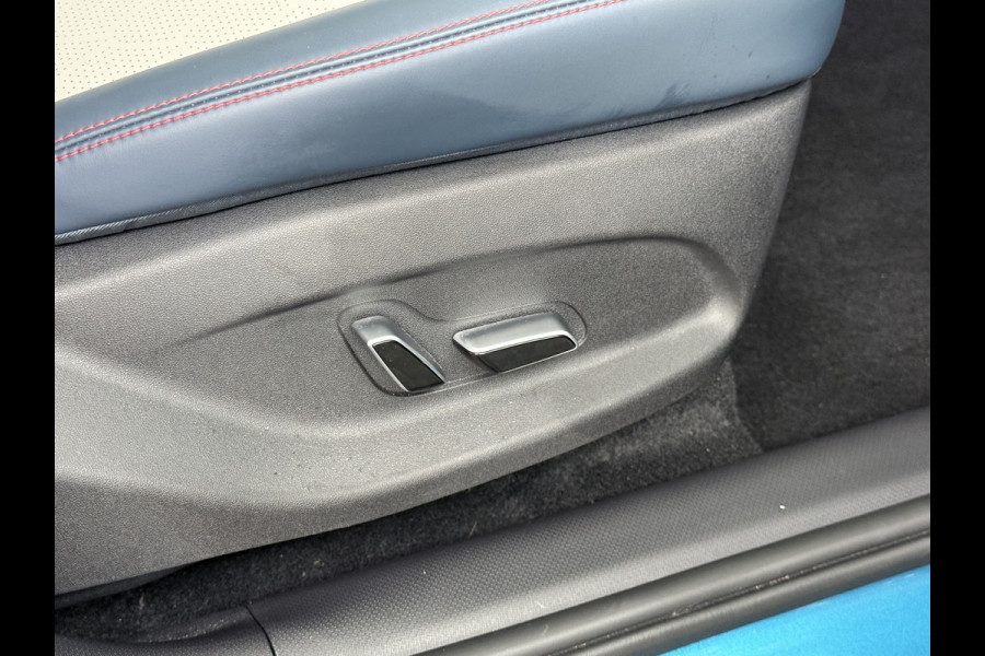 BYD ATTO 3 60kWh Design SOH 96% Panoramadak Leder+Elektr.Verst. Warmtepomp Adaptieve Cruise 360°Camera Apple Carplay Android Auto Elektr.Ac Verkeersbord detectie WiFi DAB Led Rijstrooksensor Keyless Smartphone Entry Fabrieksgarantie tot 12-12-2030 /150.000km Garantie op de LFP Accu tot 12-12-2030/200.000km €44.000,- Nieuw! BYD ATTO 3 60kWh Design SOH 96% Panoramadak Leder+Elektr.Verst. Warmtepomp Adaptieve Cruise 360°Camera Apple Carplay Android Auto Elektr.Ac Verkeersbord detectie WiFi DAB Led Rijstrooksensor Keyless Smartphone Entry Fabrieksgarantie tot 12-12-2030 /150.000km Garantie op de LFP Accu tot 12-12-2030/200.000km €44.000,- Nieuw!