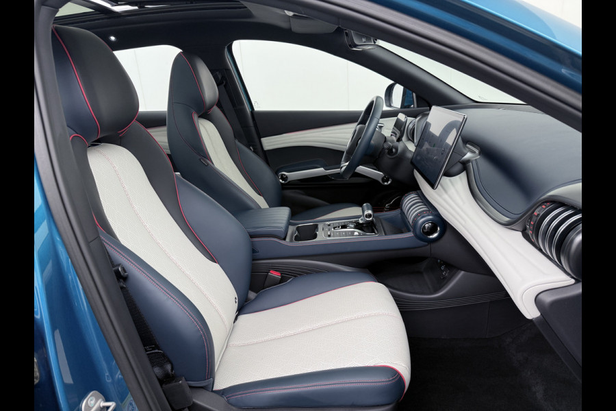 BYD ATTO 3 60kWh Design SOH 96% Panoramadak Leder+Elektr.Verst. Warmtepomp Adaptieve Cruise 360°Camera Apple Carplay Android Auto Elektr.Ac Verkeersbord detectie WiFi DAB Led Rijstrooksensor Keyless Smartphone Entry Fabrieksgarantie tot 12-12-2030 /150.000km Garantie op de LFP Accu tot 12-12-2030/200.000km €44.000,- Nieuw! BYD ATTO 3 60kWh Design SOH 96% Panoramadak Leder+Elektr.Verst. Warmtepomp Adaptieve Cruise 360°Camera Apple Carplay Android Auto Elektr.Ac Verkeersbord detectie WiFi DAB Led Rijstrooksensor Keyless Smartphone Entry Fabrieksgarantie tot 12-12-2030 /150.000km Garantie op de LFP Accu tot 12-12-2030/200.000km €44.000,- Nieuw!