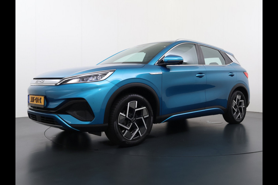 BYD ATTO 3 60kWh Design SOH 96% Panoramadak Leder+Elektr.Verst. Warmtepomp Adaptieve Cruise 360°Camera Apple Carplay Android Auto Elektr.Ac Verkeersbord detectie WiFi DAB Led Rijstrooksensor Keyless Smartphone Entry Fabrieksgarantie tot 12-12-2030 /150.000km Garantie op de LFP Accu tot 12-12-2030/200.000km €44.000,- Nieuw! BYD ATTO 3 60kWh Design SOH 96% Panoramadak Leder+Elektr.Verst. Warmtepomp Adaptieve Cruise 360°Camera Apple Carplay Android Auto Elektr.Ac Verkeersbord detectie WiFi DAB Led Rijstrooksensor Keyless Smartphone Entry Fabrieksgarantie tot 12-12-2030 /150.000km Garantie op de LFP Accu tot 12-12-2030/200.000km €44.000,- Nieuw!
