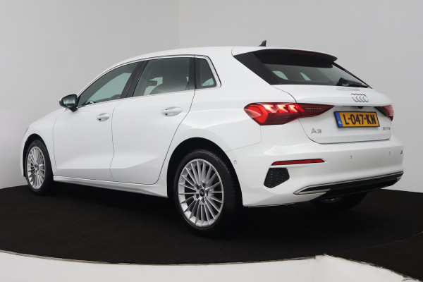 Audi A3 Sportback 30 TFSI Business edition (DIGITALE COCKPIT, CAMERA, LANE-ASSIST, CRUISE CONTROL ADAPTIEF, PARKEERSENSOREN)
