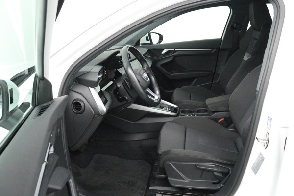 Audi A3 Sportback 30 TFSI Business edition (DIGITALE COCKPIT, CAMERA, LANE-ASSIST, CRUISE CONTROL ADAPTIEF, PARKEERSENSOREN)