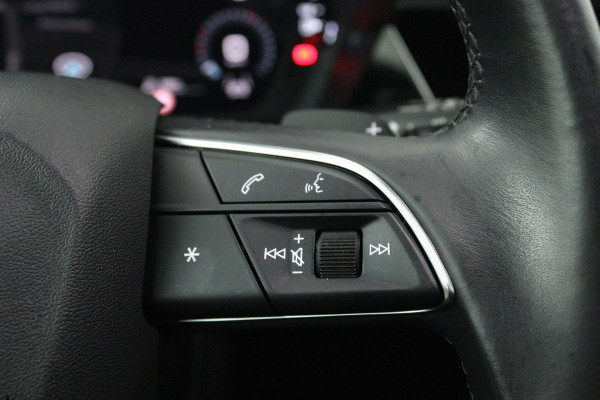 Audi A3 Sportback 30 TFSI Business edition (DIGITALE COCKPIT, CAMERA, LANE-ASSIST, CRUISE CONTROL ADAPTIEF, PARKEERSENSOREN)