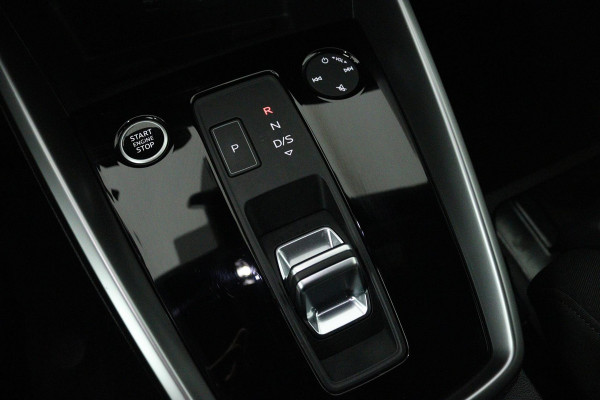 Audi A3 Sportback 30 TFSI Business edition (DIGITALE COCKPIT, CAMERA, LANE-ASSIST, CRUISE CONTROL ADAPTIEF, PARKEERSENSOREN)