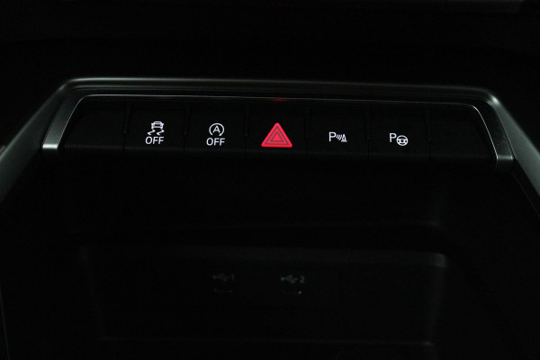 Audi A3 Sportback 30 TFSI Business edition (DIGITALE COCKPIT, CAMERA, LANE-ASSIST, CRUISE CONTROL ADAPTIEF, PARKEERSENSOREN)