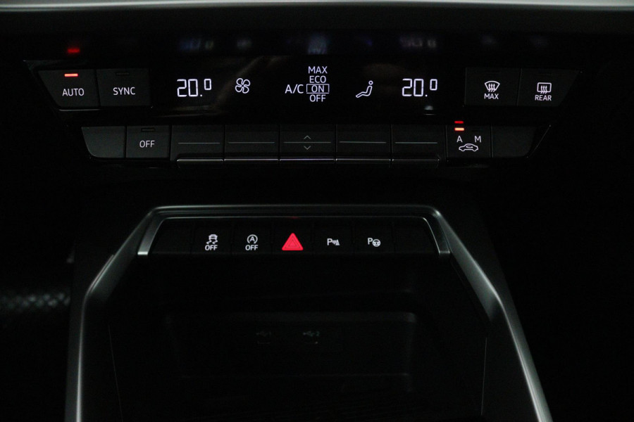 Audi A3 Sportback 30 TFSI Business edition (DIGITALE COCKPIT, CAMERA, LANE-ASSIST, CRUISE CONTROL ADAPTIEF, PARKEERSENSOREN)