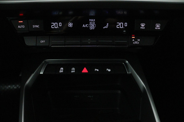 Audi A3 Sportback 30 TFSI Business edition (DIGITALE COCKPIT, CAMERA, LANE-ASSIST, CRUISE CONTROL ADAPTIEF, PARKEERSENSOREN)
