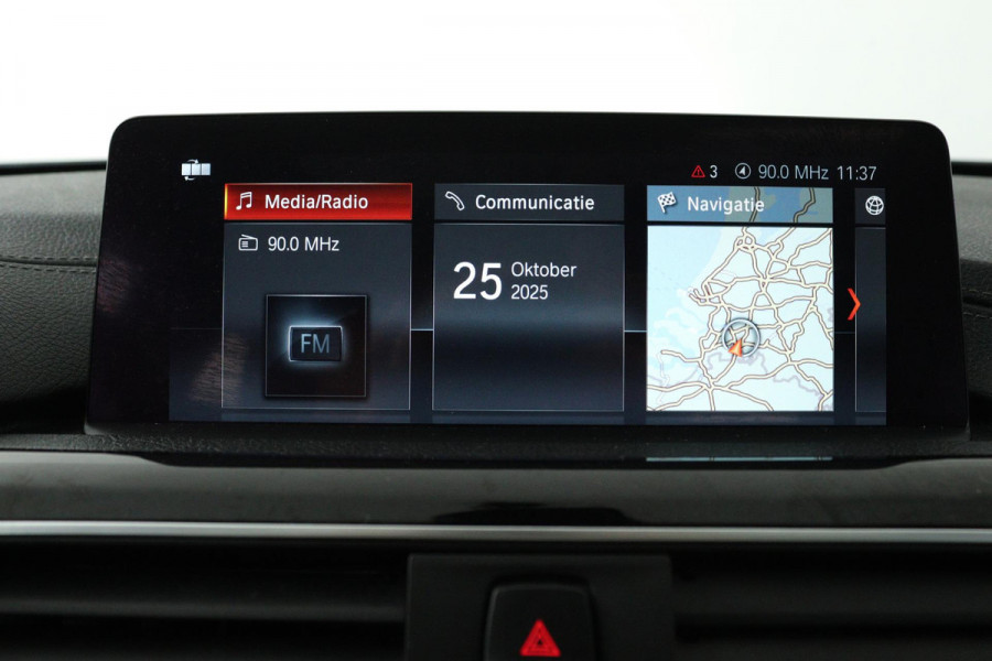 BMW 3 Serie 318i Luxury Edition (PANORAMADAK, DIGITALE COCKPIT, STOELVERWARMING, NAVIGATIE, LEER) BMW 3 Serie 318i Luxury Edition (PANORAMADAK, DIGITALE COCKPIT, STOELVERWARMING, NAVIGATIE, LEER)