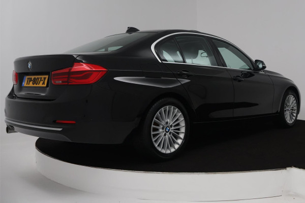 BMW 3 Serie 318i Luxury Edition (PANORAMADAK, DIGITALE COCKPIT, STOELVERWARMING, NAVIGATIE, LEER) BMW 3 Serie 318i Luxury Edition (PANORAMADAK, DIGITALE COCKPIT, STOELVERWARMING, NAVIGATIE, LEER)