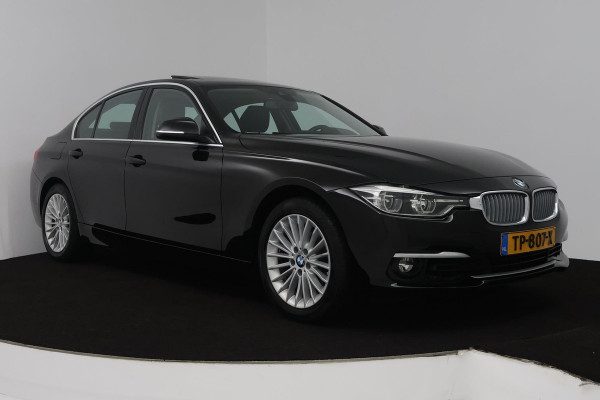BMW 3 Serie 318i Luxury Edition (PANORAMADAK, DIGITALE COCKPIT, STOELVERWARMING, NAVIGATIE, LEER) BMW 3 Serie 318i Luxury Edition (PANORAMADAK, DIGITALE COCKPIT, STOELVERWARMING, NAVIGATIE, LEER)