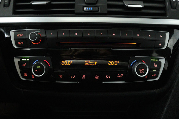 BMW 3 Serie 318i Luxury Edition (PANORAMADAK, DIGITALE COCKPIT, STOELVERWARMING, NAVIGATIE, LEER) BMW 3 Serie 318i Luxury Edition (PANORAMADAK, DIGITALE COCKPIT, STOELVERWARMING, NAVIGATIE, LEER)