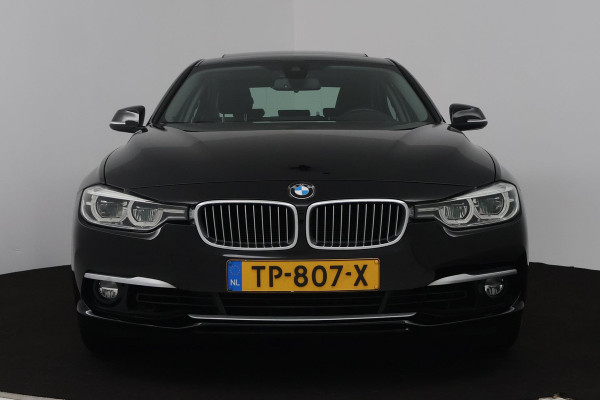 BMW 3 Serie 318i Luxury Edition (PANORAMADAK, DIGITALE COCKPIT, STOELVERWARMING, NAVIGATIE, LEER) BMW 3 Serie 318i Luxury Edition (PANORAMADAK, DIGITALE COCKPIT, STOELVERWARMING, NAVIGATIE, LEER)