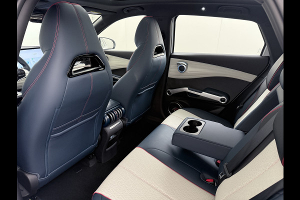 BYD ATTO 3 60kWh Design SOH 98% Pano-dak Leer+Elektr.Verst. Warmtepomp Adaptieve Cruise 360°Camera Apple Carplay Android Auto Elektr.Achter Verkeersbord detectie WiFi DAB Led Rijstrooksensor Keyless Smartphone Entry Fabrieksgarantie tot 20-12-2028/150.000km Garantie op de LFP Accu tot 12-12-2030/200.000km €44.000,- Nieuw! BYD ATTO 3 60kWh Design SOH 98% Pano-dak Leer+Elektr.Verst. Warmtepomp Adaptieve Cruise 360°Camera Apple Carplay Android Auto Elektr.Achter Verkeersbord detectie WiFi DAB Led Rijstrooksensor Keyless Smartphone Entry Fabrieksgarantie tot 20-12-2028/150.000km Garantie op de LFP Accu tot 12-12-2030/200.000km €44.000,- Nieuw!