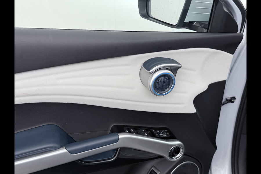 BYD ATTO 3 60kWh Design SOH 98% Pano-dak Leer+Elektr.Verst. Warmtepomp Adaptieve Cruise 360°Camera Apple Carplay Android Auto Elektr.Achter Verkeersbord detectie WiFi DAB Led Rijstrooksensor Keyless Smartphone Entry Fabrieksgarantie tot 20-12-2028/150.000km Garantie op de LFP Accu tot 12-12-2030/200.000km €44.000,- Nieuw! BYD ATTO 3 60kWh Design SOH 98% Pano-dak Leer+Elektr.Verst. Warmtepomp Adaptieve Cruise 360°Camera Apple Carplay Android Auto Elektr.Achter Verkeersbord detectie WiFi DAB Led Rijstrooksensor Keyless Smartphone Entry Fabrieksgarantie tot 20-12-2028/150.000km Garantie op de LFP Accu tot 12-12-2030/200.000km €44.000,- Nieuw!