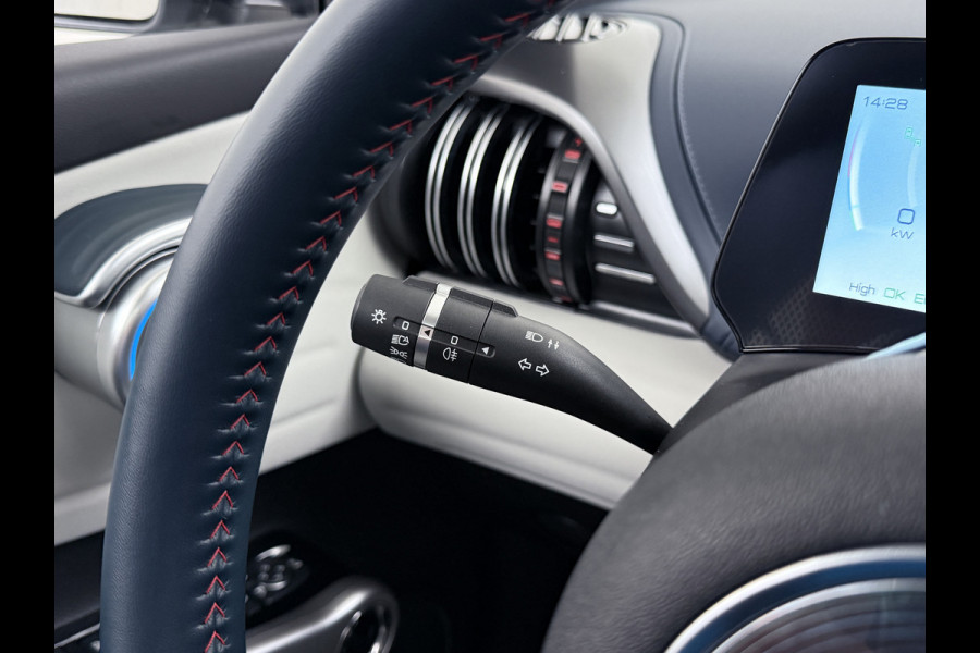 BYD ATTO 3 60kWh Design SOH 98% Pano-dak Leer+Elektr.Verst. Warmtepomp Adaptieve Cruise 360°Camera Apple Carplay Android Auto Elektr.Achter Verkeersbord detectie WiFi DAB Led Rijstrooksensor Keyless Smartphone Entry Fabrieksgarantie tot 20-12-2028/150.000km Garantie op de LFP Accu tot 12-12-2030/200.000km €44.000,- Nieuw! BYD ATTO 3 60kWh Design SOH 98% Pano-dak Leer+Elektr.Verst. Warmtepomp Adaptieve Cruise 360°Camera Apple Carplay Android Auto Elektr.Achter Verkeersbord detectie WiFi DAB Led Rijstrooksensor Keyless Smartphone Entry Fabrieksgarantie tot 20-12-2028/150.000km Garantie op de LFP Accu tot 12-12-2030/200.000km €44.000,- Nieuw!