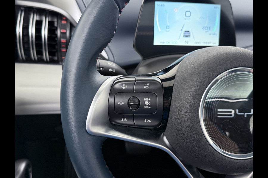 BYD ATTO 3 60kWh Design SOH 98% Pano-dak Leer+Elektr.Verst. Warmtepomp Adaptieve Cruise 360°Camera Apple Carplay Android Auto Elektr.Achter Verkeersbord detectie WiFi DAB Led Rijstrooksensor Keyless Smartphone Entry Fabrieksgarantie tot 20-12-2028/150.000km Garantie op de LFP Accu tot 12-12-2030/200.000km €44.000,- Nieuw! BYD ATTO 3 60kWh Design SOH 98% Pano-dak Leer+Elektr.Verst. Warmtepomp Adaptieve Cruise 360°Camera Apple Carplay Android Auto Elektr.Achter Verkeersbord detectie WiFi DAB Led Rijstrooksensor Keyless Smartphone Entry Fabrieksgarantie tot 20-12-2028/150.000km Garantie op de LFP Accu tot 12-12-2030/200.000km €44.000,- Nieuw!