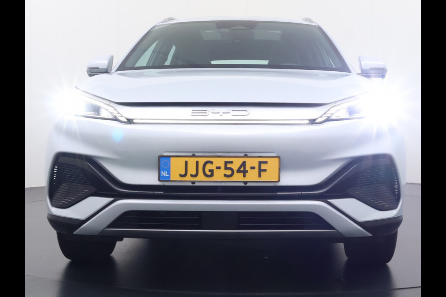 BYD ATTO 3 60kWh Design SOH 98% Pano-dak Leer+Elektr.Verst. Warmtepomp Adaptieve Cruise 360°Camera Apple Carplay Android Auto Elektr.Achter Verkeersbord detectie WiFi DAB Led Rijstrooksensor Keyless Smartphone Entry Fabrieksgarantie tot 20-12-2028/150.000km Garantie op de LFP Accu tot 12-12-2030/200.000km €44.000,- Nieuw! BYD ATTO 3 60kWh Design SOH 98% Pano-dak Leer+Elektr.Verst. Warmtepomp Adaptieve Cruise 360°Camera Apple Carplay Android Auto Elektr.Achter Verkeersbord detectie WiFi DAB Led Rijstrooksensor Keyless Smartphone Entry Fabrieksgarantie tot 20-12-2028/150.000km Garantie op de LFP Accu tot 12-12-2030/200.000km €44.000,- Nieuw!