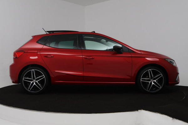 Seat Ibiza 1.0 TSI FR Business Intense (PANORAMADAK, CRUISE ADAPTIEF, ACHTERUITRIJCAMERA, CARPLAY NAVIGATIE, PARKEERSENSOREN) Seat Ibiza 1.0 TSI FR Business Intense (PANORAMADAK, CRUISE ADAPTIEF, ACHTERUITRIJCAMERA, CARPLAY NAVIGATIE, PARKEERSENSOREN)