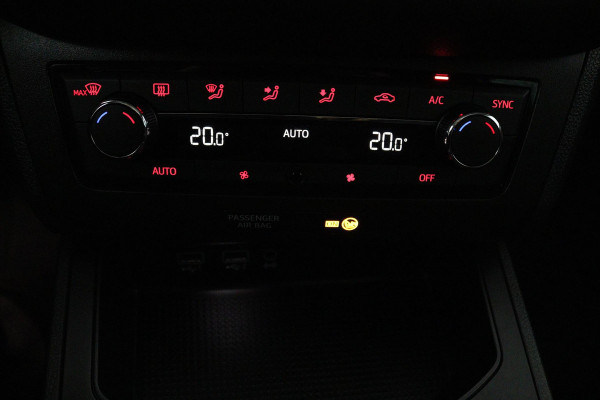 Seat Ibiza 1.0 TSI FR Business Intense (PANORAMADAK, CRUISE ADAPTIEF, ACHTERUITRIJCAMERA, CARPLAY NAVIGATIE, PARKEERSENSOREN) Seat Ibiza 1.0 TSI FR Business Intense (PANORAMADAK, CRUISE ADAPTIEF, ACHTERUITRIJCAMERA, CARPLAY NAVIGATIE, PARKEERSENSOREN)