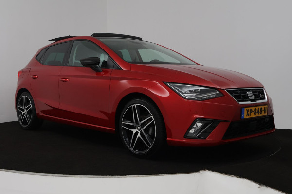 Seat Ibiza 1.0 TSI FR Business Intense (PANORAMADAK, CRUISE ADAPTIEF, ACHTERUITRIJCAMERA, CARPLAY NAVIGATIE, PARKEERSENSOREN) Seat Ibiza 1.0 TSI FR Business Intense (PANORAMADAK, CRUISE ADAPTIEF, ACHTERUITRIJCAMERA, CARPLAY NAVIGATIE, PARKEERSENSOREN)