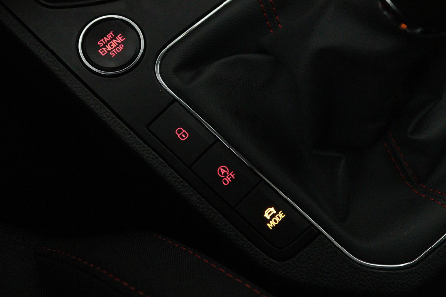 Seat Ibiza 1.0 TSI FR Business Intense (PANORAMADAK, CRUISE ADAPTIEF, ACHTERUITRIJCAMERA, CARPLAY NAVIGATIE, PARKEERSENSOREN) Seat Ibiza 1.0 TSI FR Business Intense (PANORAMADAK, CRUISE ADAPTIEF, ACHTERUITRIJCAMERA, CARPLAY NAVIGATIE, PARKEERSENSOREN)