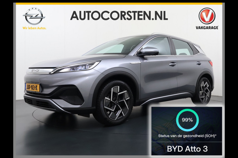 BYD ATTO 3 60kWh Design SOH 99% Pano-dak Leer+Elektr.Verst. Warmtepomp Adaptieve Cruise 360°Camera Apple Carplay Android Auto Elektr.Achter Verkeersbord detectie WiFi DAB Led Rijstrooksensor Keyless Smartphone Entry Fabrieksgarantie tot 20-12-2030/150.000km Garantie op de LFP Accu tot 20-12-2030/200.000km €44.000,- Nieuw! BYD ATTO 3 60kWh Design SOH 99% Pano-dak Leer+Elektr.Verst. Warmtepomp Adaptieve Cruise 360°Camera Apple Carplay Android Auto Elektr.Achter Verkeersbord detectie WiFi DAB Led Rijstrooksensor Keyless Smartphone Entry Fabrieksgarantie tot 20-12-2030/150.000km Garantie op de LFP Accu tot 20-12-2030/200.000km €44.000,- Nieuw!
