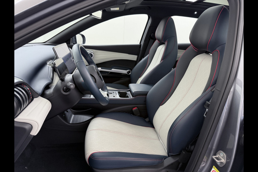 BYD ATTO 3 60kWh Design SOH 99% Pano-dak Leer+Elektr.Verst. Warmtepomp Adaptieve Cruise 360°Camera Apple Carplay Android Auto Elektr.Achter Verkeersbord detectie WiFi DAB Led Rijstrooksensor Keyless Smartphone Entry Fabrieksgarantie tot 20-12-2030/150.000km Garantie op de LFP Accu tot 20-12-2030/200.000km €44.000,- Nieuw! BYD ATTO 3 60kWh Design SOH 99% Pano-dak Leer+Elektr.Verst. Warmtepomp Adaptieve Cruise 360°Camera Apple Carplay Android Auto Elektr.Achter Verkeersbord detectie WiFi DAB Led Rijstrooksensor Keyless Smartphone Entry Fabrieksgarantie tot 20-12-2030/150.000km Garantie op de LFP Accu tot 20-12-2030/200.000km €44.000,- Nieuw!