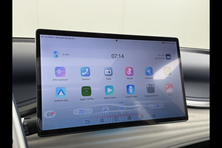 BYD ATTO 3 60kWh Design SOH 99% Pano-dak Leer+Elektr.Verst. Warmtepomp Adaptieve Cruise 360°Camera Apple Carplay Android Auto Elektr.Achter Verkeersbord detectie WiFi DAB Led Rijstrooksensor Keyless Smartphone Entry Fabrieksgarantie tot 20-12-2030/150.000km Garantie op de LFP Accu tot 20-12-2030/200.000km €44.000,- Nieuw! BYD ATTO 3 60kWh Design SOH 99% Pano-dak Leer+Elektr.Verst. Warmtepomp Adaptieve Cruise 360°Camera Apple Carplay Android Auto Elektr.Achter Verkeersbord detectie WiFi DAB Led Rijstrooksensor Keyless Smartphone Entry Fabrieksgarantie tot 20-12-2030/150.000km Garantie op de LFP Accu tot 20-12-2030/200.000km €44.000,- Nieuw!