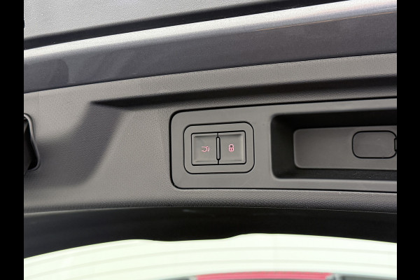 BYD ATTO 3 60kWh Design SOH 99% Pano-dak Leer+Elektr.Verst. Warmtepomp Adaptieve Cruise 360°Camera Apple Carplay Android Auto Elektr.Achter Verkeersbord detectie WiFi DAB Led Rijstrooksensor Keyless Smartphone Entry Fabrieksgarantie tot 20-12-2030/150.000km Garantie op de LFP Accu tot 20-12-2030/200.000km €44.000,- Nieuw! BYD ATTO 3 60kWh Design SOH 99% Pano-dak Leer+Elektr.Verst. Warmtepomp Adaptieve Cruise 360°Camera Apple Carplay Android Auto Elektr.Achter Verkeersbord detectie WiFi DAB Led Rijstrooksensor Keyless Smartphone Entry Fabrieksgarantie tot 20-12-2030/150.000km Garantie op de LFP Accu tot 20-12-2030/200.000km €44.000,- Nieuw!