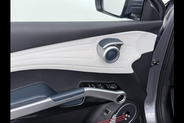 BYD ATTO 3 60kWh Design SOH 99% Pano-dak Leer+Elektr.Verst. Warmtepomp Adaptieve Cruise 360°Camera Apple Carplay Android Auto Elektr.Achter Verkeersbord detectie WiFi DAB Led Rijstrooksensor Keyless Smartphone Entry Fabrieksgarantie tot 20-12-2030/150.000km Garantie op de LFP Accu tot 20-12-2030/200.000km €44.000,- Nieuw! BYD ATTO 3 60kWh Design SOH 99% Pano-dak Leer+Elektr.Verst. Warmtepomp Adaptieve Cruise 360°Camera Apple Carplay Android Auto Elektr.Achter Verkeersbord detectie WiFi DAB Led Rijstrooksensor Keyless Smartphone Entry Fabrieksgarantie tot 20-12-2030/150.000km Garantie op de LFP Accu tot 20-12-2030/200.000km €44.000,- Nieuw!