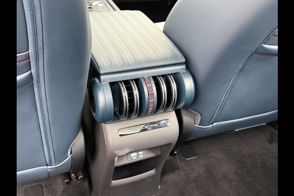 BYD ATTO 3 60kWh Design SOH 99% Pano-dak Leer+Elektr.Verst. Warmtepomp Adaptieve Cruise 360°Camera Apple Carplay Android Auto Elektr.Achter Verkeersbord detectie WiFi DAB Led Rijstrooksensor Keyless Smartphone Entry Fabrieksgarantie tot 20-12-2030/150.000km Garantie op de LFP Accu tot 20-12-2030/200.000km €44.000,- Nieuw! BYD ATTO 3 60kWh Design SOH 99% Pano-dak Leer+Elektr.Verst. Warmtepomp Adaptieve Cruise 360°Camera Apple Carplay Android Auto Elektr.Achter Verkeersbord detectie WiFi DAB Led Rijstrooksensor Keyless Smartphone Entry Fabrieksgarantie tot 20-12-2030/150.000km Garantie op de LFP Accu tot 20-12-2030/200.000km €44.000,- Nieuw!