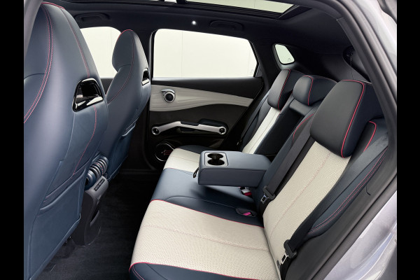 BYD ATTO 3 60kWh Design SOH 99% Pano-dak Leer+Elektr.Verst. Warmtepomp Adaptieve Cruise 360°Camera Apple Carplay Android Auto Elektr.Achter Verkeersbord detectie WiFi DAB Led Rijstrooksensor Keyless Smartphone Entry Fabrieksgarantie tot 20-12-2030/150.000km Garantie op de LFP Accu tot 20-12-2030/200.000km €44.000,- Nieuw! BYD ATTO 3 60kWh Design SOH 99% Pano-dak Leer+Elektr.Verst. Warmtepomp Adaptieve Cruise 360°Camera Apple Carplay Android Auto Elektr.Achter Verkeersbord detectie WiFi DAB Led Rijstrooksensor Keyless Smartphone Entry Fabrieksgarantie tot 20-12-2030/150.000km Garantie op de LFP Accu tot 20-12-2030/200.000km €44.000,- Nieuw!