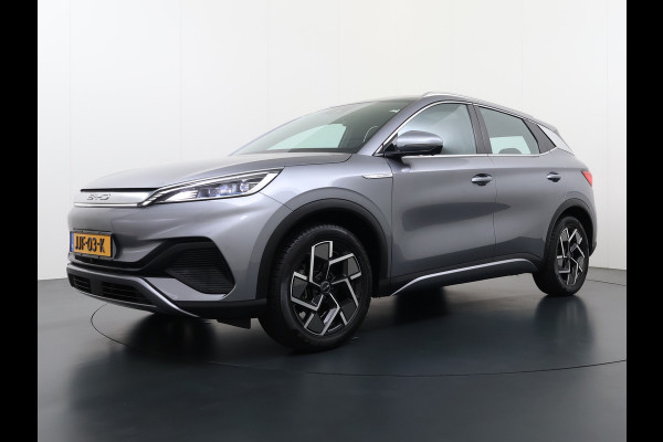 BYD ATTO 3 60kWh Design SOH 99% Pano-dak Leer+Elektr.Verst. Warmtepomp Adaptieve Cruise 360°Camera Apple Carplay Android Auto Elektr.Achter Verkeersbord detectie WiFi DAB Led Rijstrooksensor Keyless Smartphone Entry Fabrieksgarantie tot 20-12-2030/150.000km Garantie op de LFP Accu tot 20-12-2030/200.000km €44.000,- Nieuw! BYD ATTO 3 60kWh Design SOH 99% Pano-dak Leer+Elektr.Verst. Warmtepomp Adaptieve Cruise 360°Camera Apple Carplay Android Auto Elektr.Achter Verkeersbord detectie WiFi DAB Led Rijstrooksensor Keyless Smartphone Entry Fabrieksgarantie tot 20-12-2030/150.000km Garantie op de LFP Accu tot 20-12-2030/200.000km €44.000,- Nieuw!