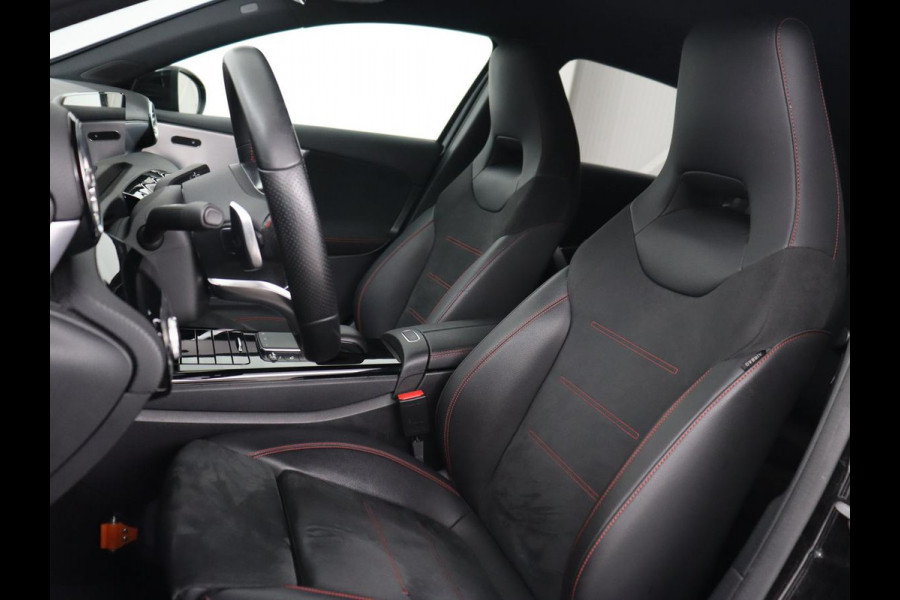 Mercedes-Benz A-Klasse 180d Business Solution AMG | Carplay | Stoelverwarming | Sfeerverlichting | Park Assist | Navigatie | Widescreen | Full LED | Camera Mercedes-Benz A-Klasse 180d Business Solution AMG | Carplay | Stoelverwarming | Sfeerverlichting | Park Assist | Navigatie | Widescreen | Full LED | Camera