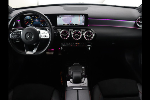 Mercedes-Benz A-Klasse 180d Business Solution AMG | Carplay | Stoelverwarming | Sfeerverlichting | Park Assist | Navigatie | Widescreen | Full LED | Camera Mercedes-Benz A-Klasse 180d Business Solution AMG | Carplay | Stoelverwarming | Sfeerverlichting | Park Assist | Navigatie | Widescreen | Full LED | Camera