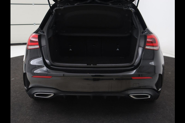 Mercedes-Benz A-Klasse 180d Business Solution AMG | Carplay | Stoelverwarming | Sfeerverlichting | Park Assist | Navigatie | Widescreen | Full LED | Camera Mercedes-Benz A-Klasse 180d Business Solution AMG | Carplay | Stoelverwarming | Sfeerverlichting | Park Assist | Navigatie | Widescreen | Full LED | Camera