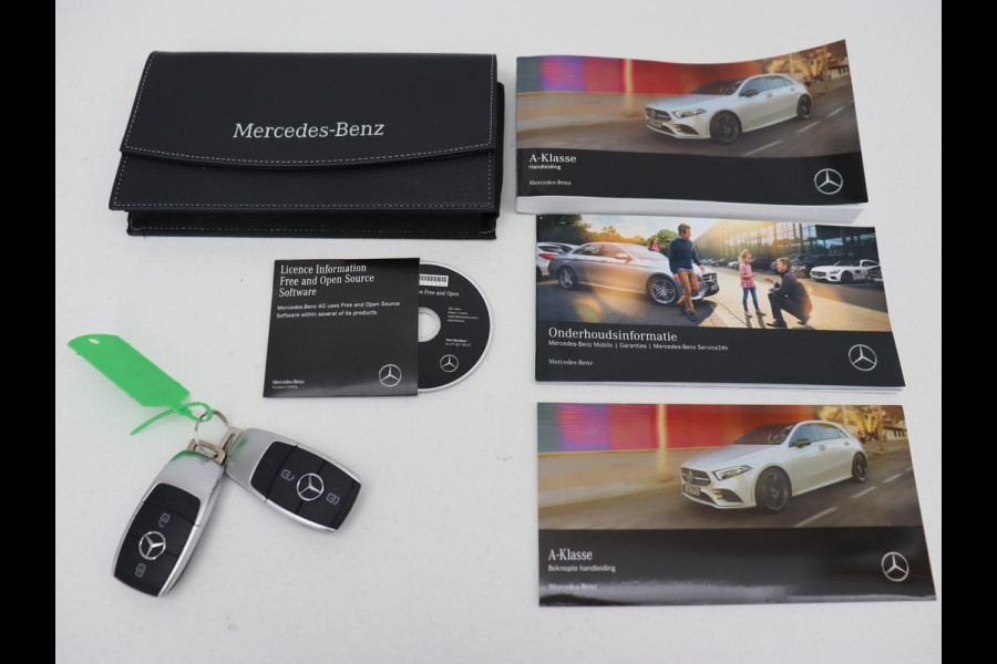 Mercedes-Benz A-Klasse 180d Business Solution AMG | Carplay | Stoelverwarming | Sfeerverlichting | Park Assist | Navigatie | Widescreen | Full LED | Camera Mercedes-Benz A-Klasse 180d Business Solution AMG | Carplay | Stoelverwarming | Sfeerverlichting | Park Assist | Navigatie | Widescreen | Full LED | Camera