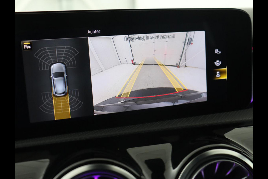 Mercedes-Benz A-Klasse 180d Business Solution AMG | Carplay | Stoelverwarming | Sfeerverlichting | Park Assist | Navigatie | Widescreen | Full LED | Camera Mercedes-Benz A-Klasse 180d Business Solution AMG | Carplay | Stoelverwarming | Sfeerverlichting | Park Assist | Navigatie | Widescreen | Full LED | Camera
