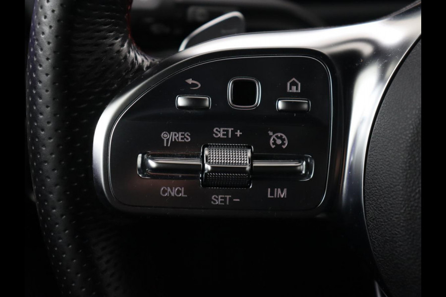 Mercedes-Benz A-Klasse 180d Business Solution AMG | Carplay | Stoelverwarming | Sfeerverlichting | Park Assist | Navigatie | Widescreen | Full LED | Camera Mercedes-Benz A-Klasse 180d Business Solution AMG | Carplay | Stoelverwarming | Sfeerverlichting | Park Assist | Navigatie | Widescreen | Full LED | Camera