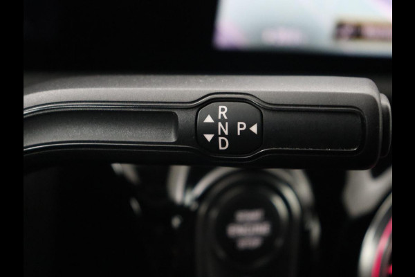 Mercedes-Benz A-Klasse 180d Business Solution AMG | Carplay | Stoelverwarming | Sfeerverlichting | Park Assist | Navigatie | Widescreen | Full LED | Camera Mercedes-Benz A-Klasse 180d Business Solution AMG | Carplay | Stoelverwarming | Sfeerverlichting | Park Assist | Navigatie | Widescreen | Full LED | Camera