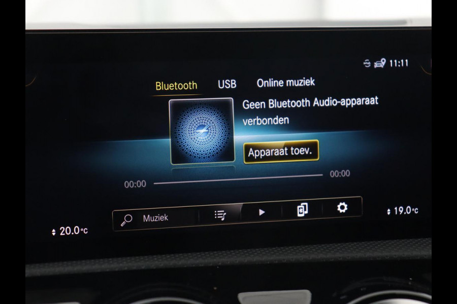 Mercedes-Benz A-Klasse 180d Business Solution AMG | Carplay | Stoelverwarming | Sfeerverlichting | Park Assist | Navigatie | Widescreen | Full LED | Camera Mercedes-Benz A-Klasse 180d Business Solution AMG | Carplay | Stoelverwarming | Sfeerverlichting | Park Assist | Navigatie | Widescreen | Full LED | Camera