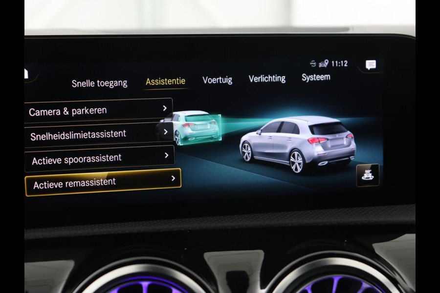 Mercedes-Benz A-Klasse 180d Business Solution AMG | Carplay | Stoelverwarming | Sfeerverlichting | Park Assist | Navigatie | Widescreen | Full LED | Camera Mercedes-Benz A-Klasse 180d Business Solution AMG | Carplay | Stoelverwarming | Sfeerverlichting | Park Assist | Navigatie | Widescreen | Full LED | Camera