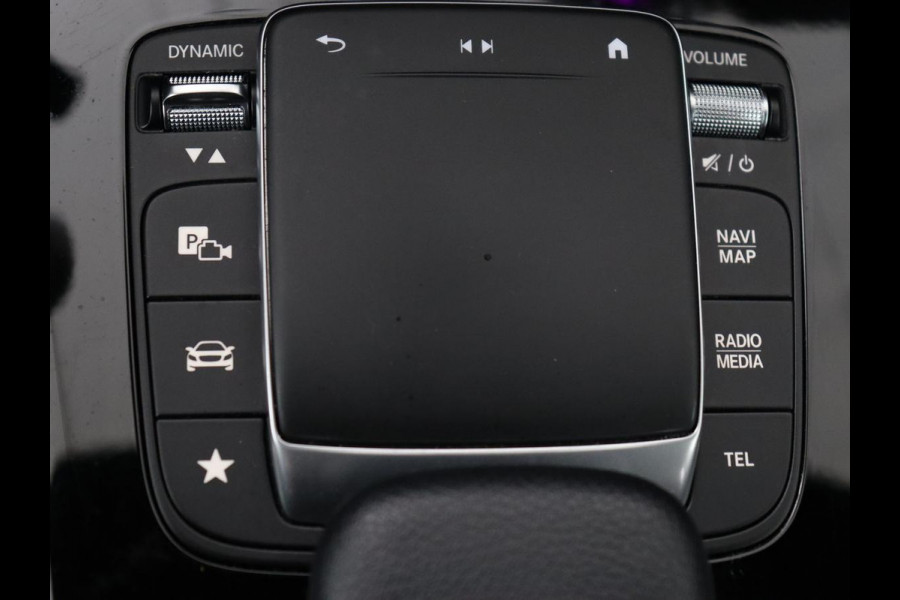 Mercedes-Benz A-Klasse 180d Business Solution AMG | Carplay | Stoelverwarming | Sfeerverlichting | Park Assist | Navigatie | Widescreen | Full LED | Camera Mercedes-Benz A-Klasse 180d Business Solution AMG | Carplay | Stoelverwarming | Sfeerverlichting | Park Assist | Navigatie | Widescreen | Full LED | Camera