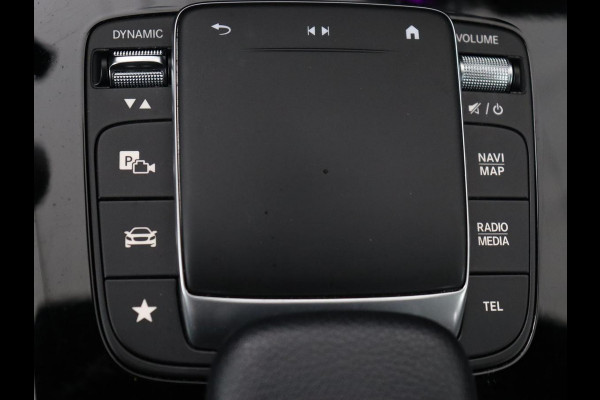 Mercedes-Benz A-Klasse 180d Business Solution AMG | Carplay | Stoelverwarming | Sfeerverlichting | Park Assist | Navigatie | Widescreen | Full LED | Camera Mercedes-Benz A-Klasse 180d Business Solution AMG | Carplay | Stoelverwarming | Sfeerverlichting | Park Assist | Navigatie | Widescreen | Full LED | Camera